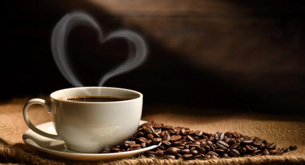 Beber café a diario favorece la salud del corazón. Foto: Freepik