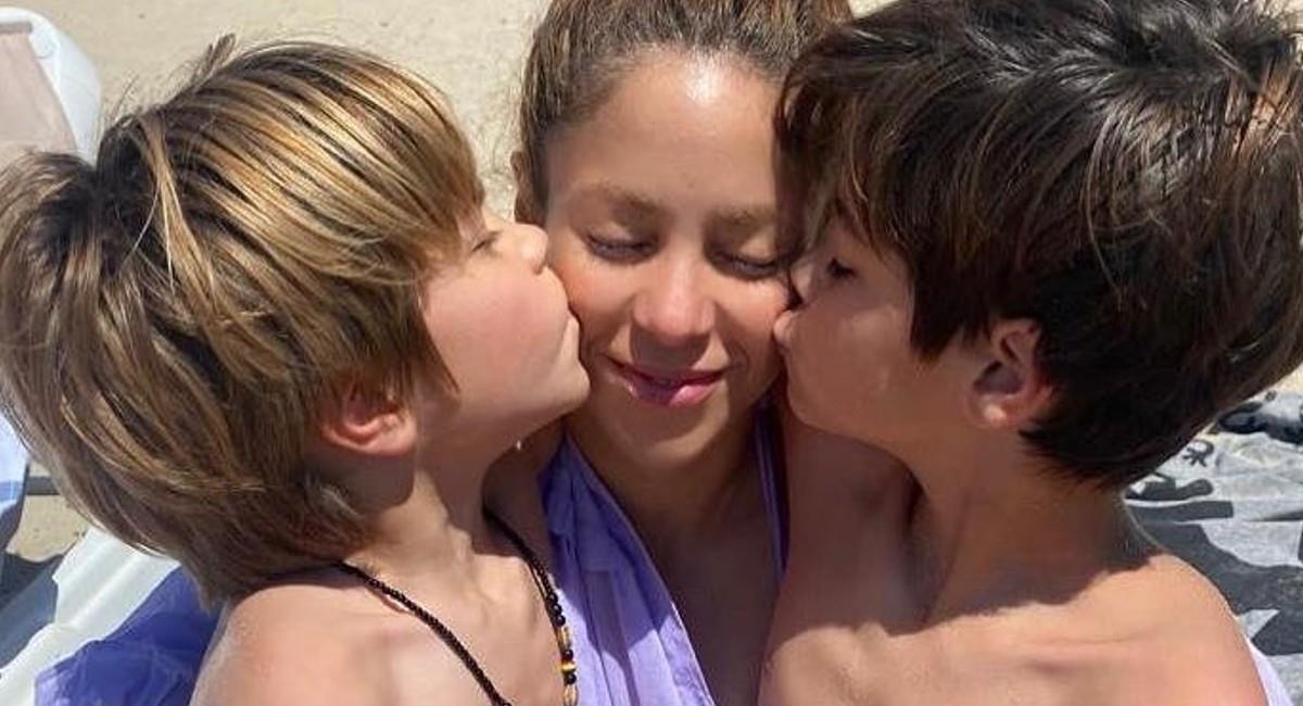 Shakira con sus hijos Milán y Sasha. Foto: Instagram @shakira
