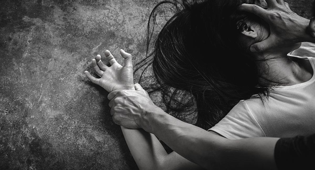 Hombre abusó y torturó a su pareja por más de 10 años. Foto: Shutterstock