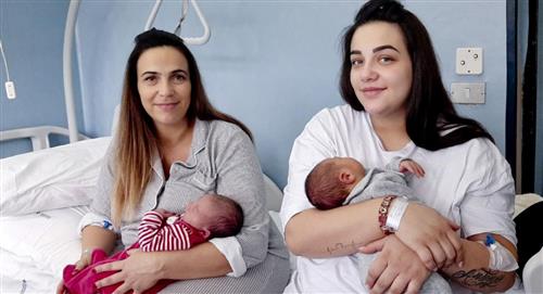 Madre e hija dieron a luz al mismo tiempo, esta es su historia