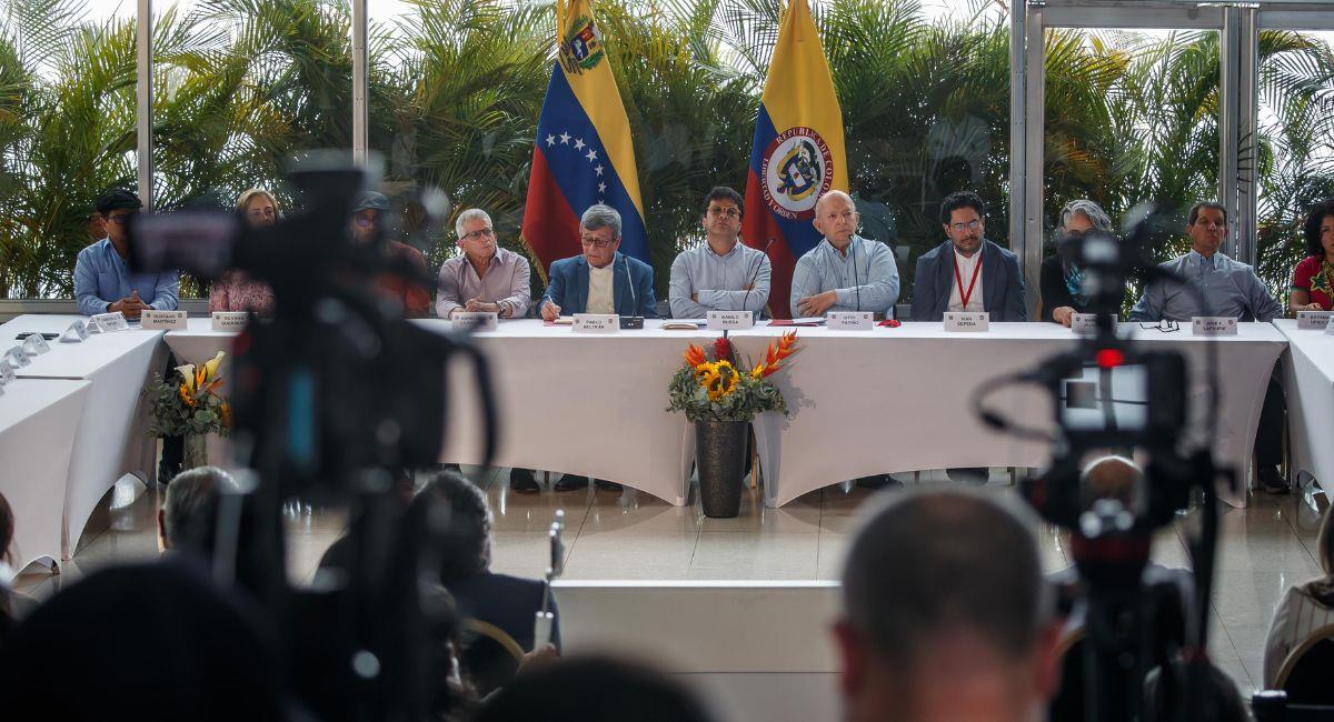 Gobierno colombiano, participan hoy en el cierre del primer ciclo de los diálogos de paz en Caracas (Venezuela). Foto: EFE EFE/ Miguel Gutiérrez