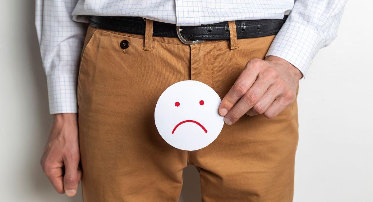Síntomas que padece un hombre que tiene la próstata inflamada. Foto: Shutterstock
