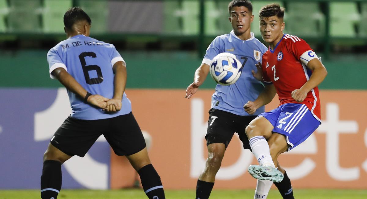 Uruguay y Chile jugaron por la segunda fecha del Sudamericano Sub20. Foto: EFE
