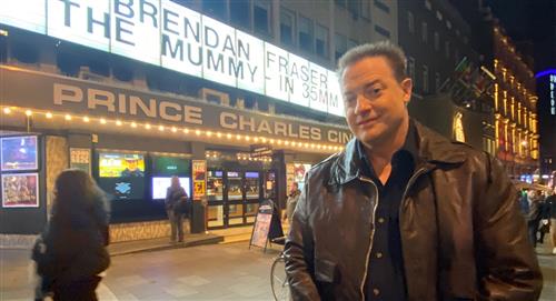 Brendan Fraser sorprendió a unos afortunados fans en un teatro
