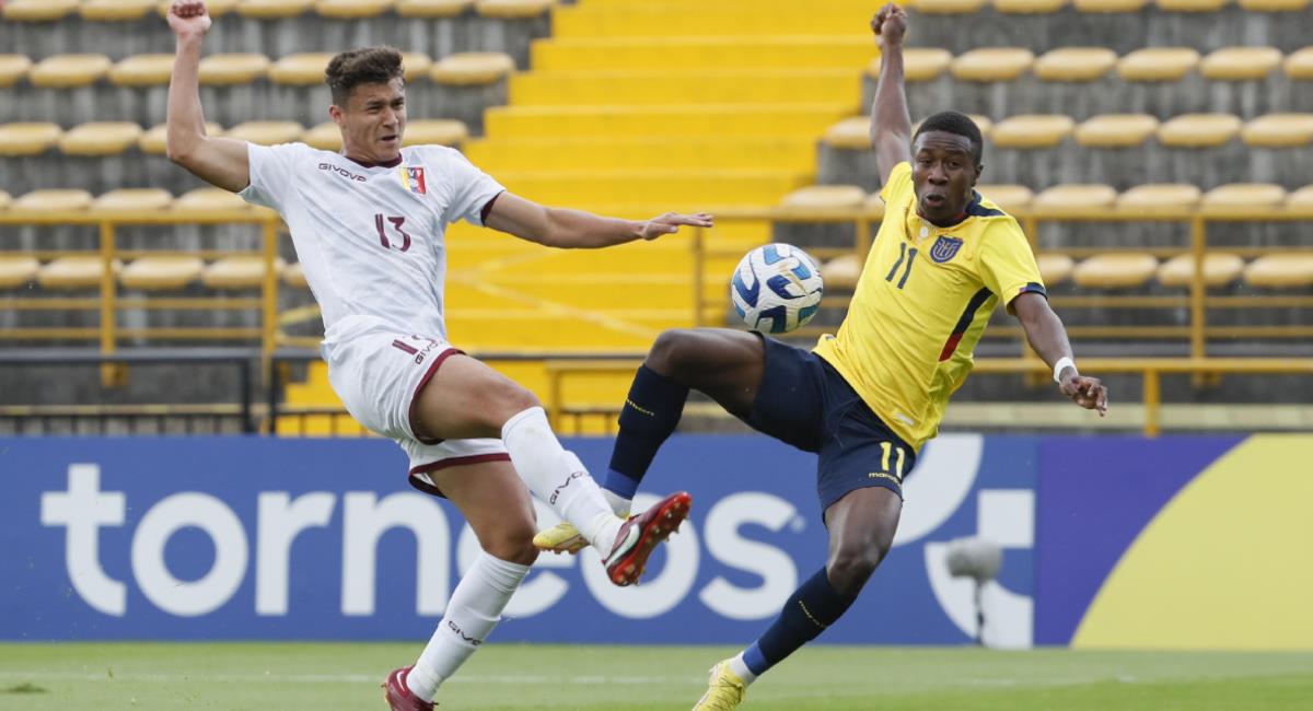 Ecuador y Venezuela chocaron por la cuarta jornada del Sudamericano. Foto: EFE