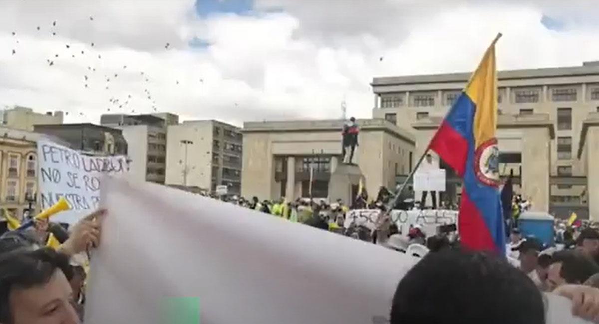 Las movilizaciones en contra de las reformas del Gobierno tuvieron momentos candentes. Foto: Youtube