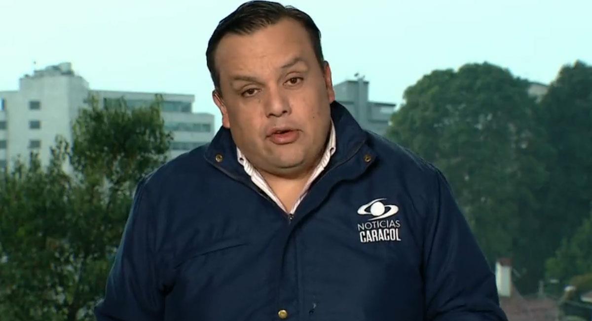 Edward Porras es uno de los rostros más conocidos de Noticias Caracol. Foto: Twitter @NoticiasCaracol