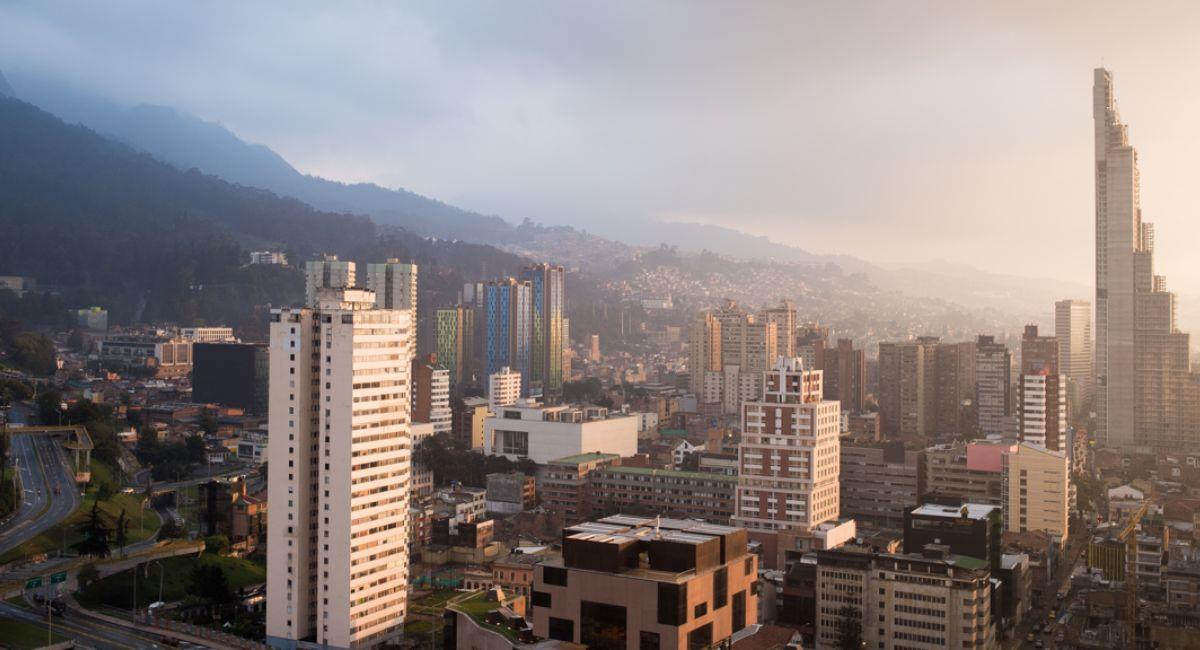 Decretan alerta ambiental en Bogotá por la mala calidad del aire. Foto: Shutterstock goldnetz