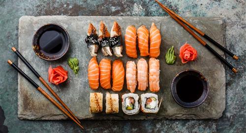 Quítate el antojo preparando estas dos recetas de sushi
