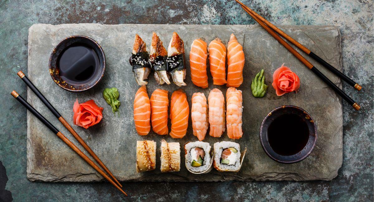 Quítate el antojo preparando estas dos recetas de sushi. Foto: Shutterstock