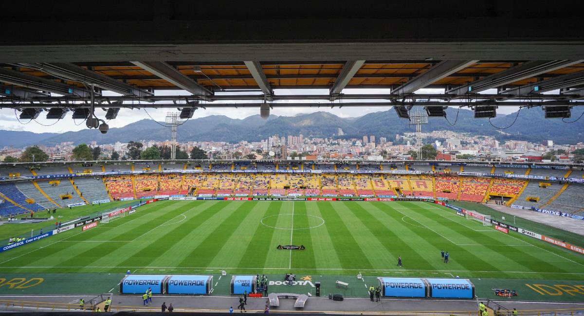 Estadio El Campín, desde la tribuna occidental. Foto: Twitter @directfutbolec