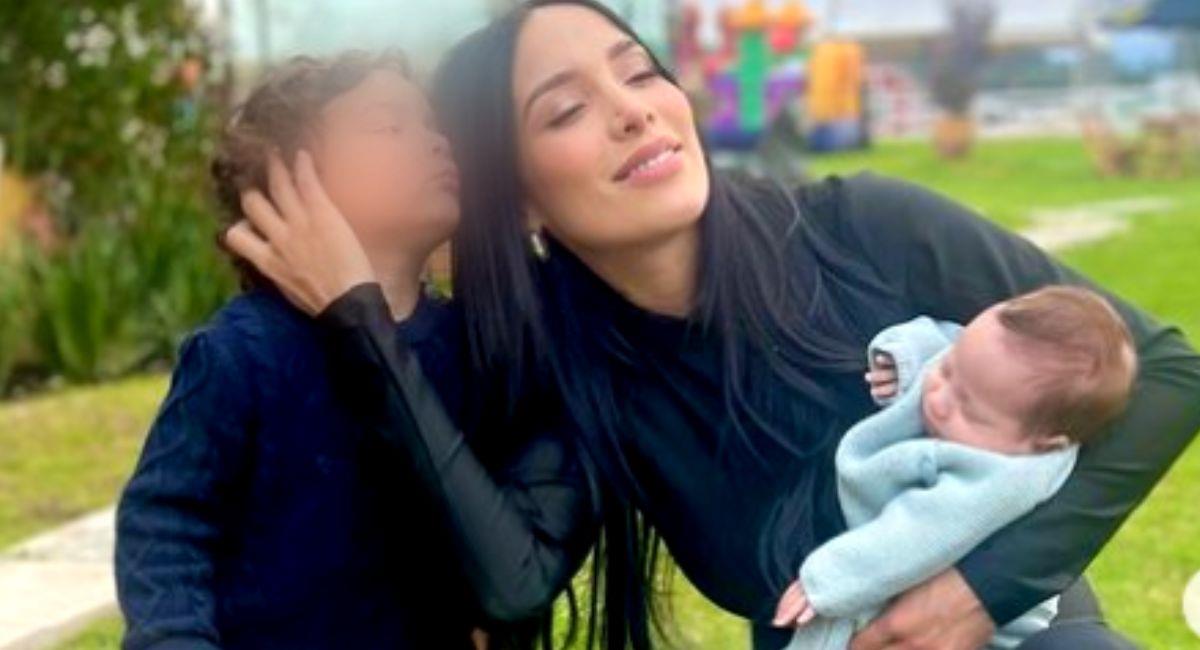 Luisa Fernanda W junto a sus dos pequeños. Foto: Instagram @luisafernandaw