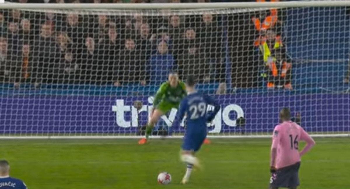 Kai Havertz marca de penal el segundo gol de Chelsea en el empate ante Everton en su campo. Foto: Youtube
