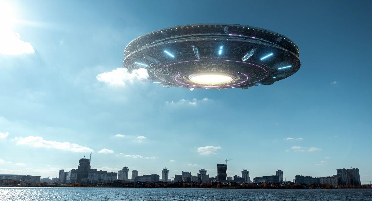Invasión alienígena: internautas reportan avistamientos de ovnis. Foto: Shutterstock