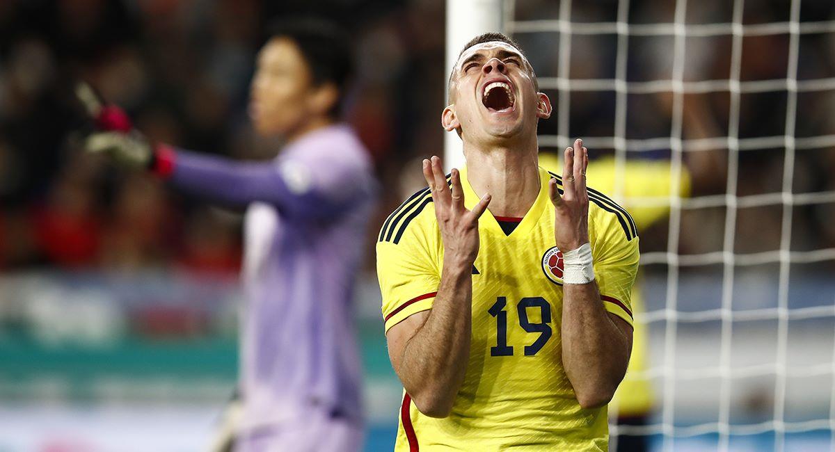 Santos Borré y el cabezazo que no terminó en gol para Colombia ante Corea del Sur. Foto: EFE