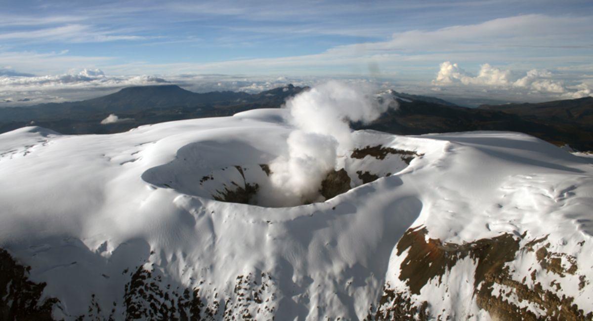 Aumento actividad del volcán Nevado del Ruiz. Foto: Twitter @sgcol