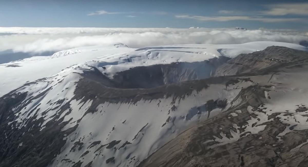 El volcán nevado de Ruiz se encuentra en plena actividad y se ha ordenado evacuación en la zona. Foto: Youtube
