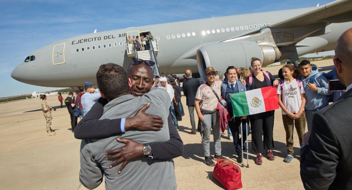 Comienzan evacuaciones de extranjeros de Sudán. Foto: Twitter @MAECgob