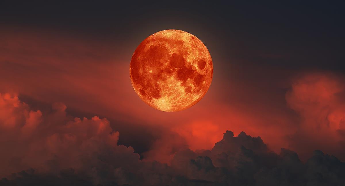Eclipse lunar de sangre ritual para soltar el pasado y abrir nuevos