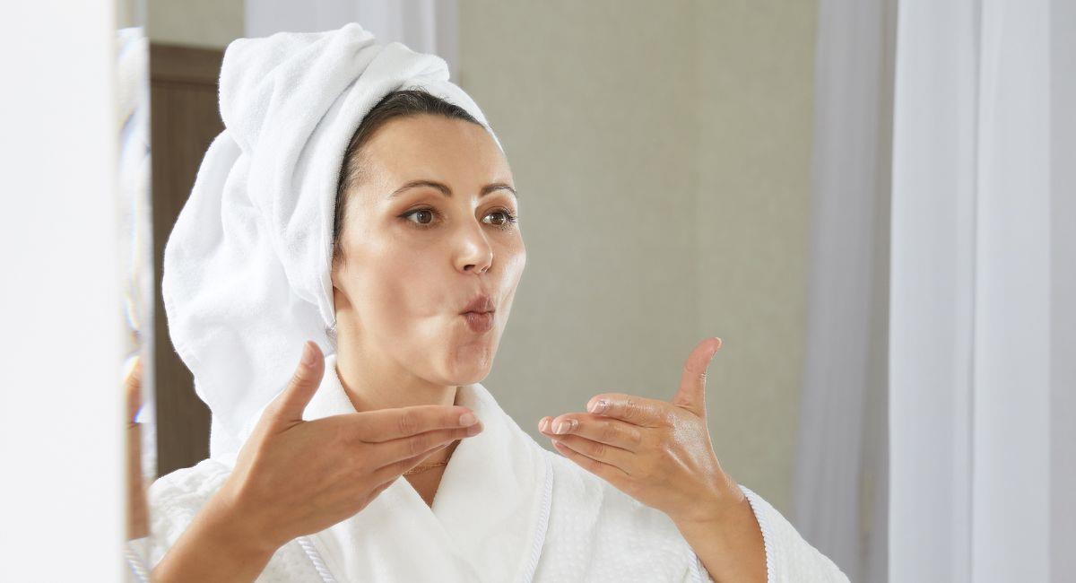 Yoga facial: 7 pasos para realizarlo correctamente. Foto: Shutterstock