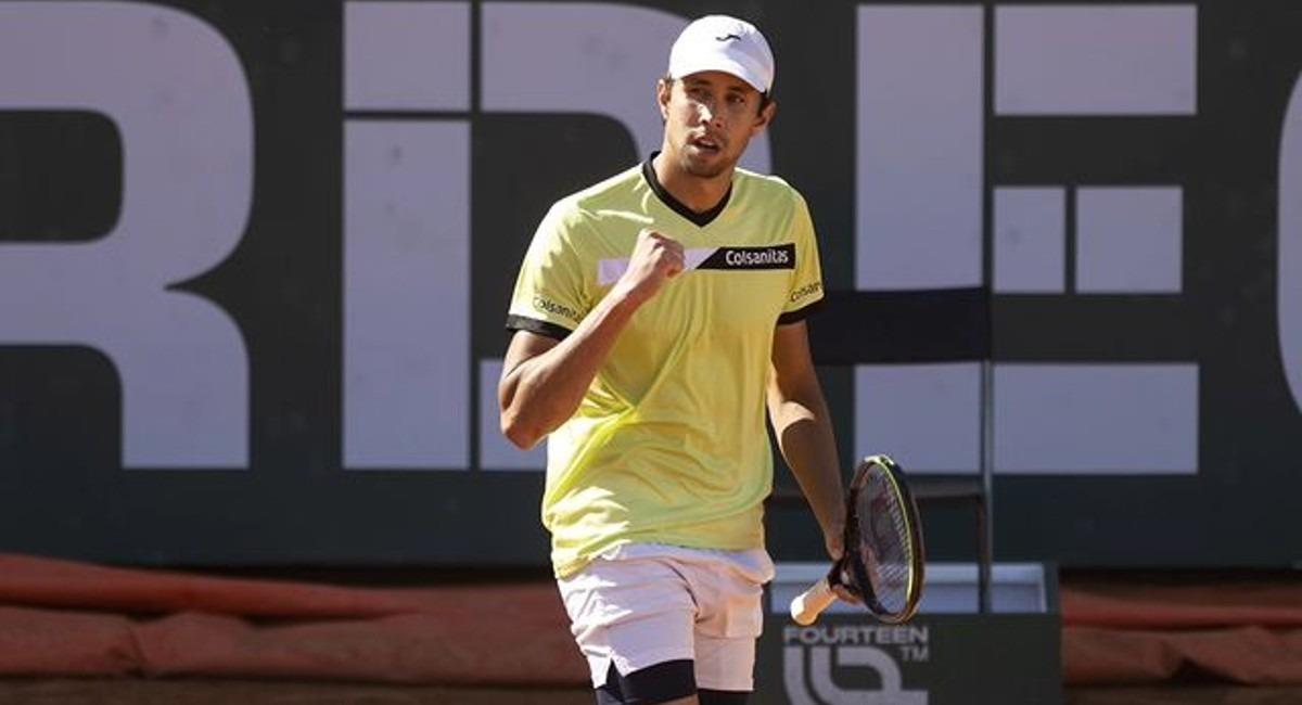 El tenista bumangués enfrentó a Arnaldi en el Australian Open 2023. Foto: Instagram @danielgalan96