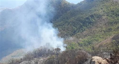 Incendio forestal fuera de control: Parque ‘The Peak’ en peligro