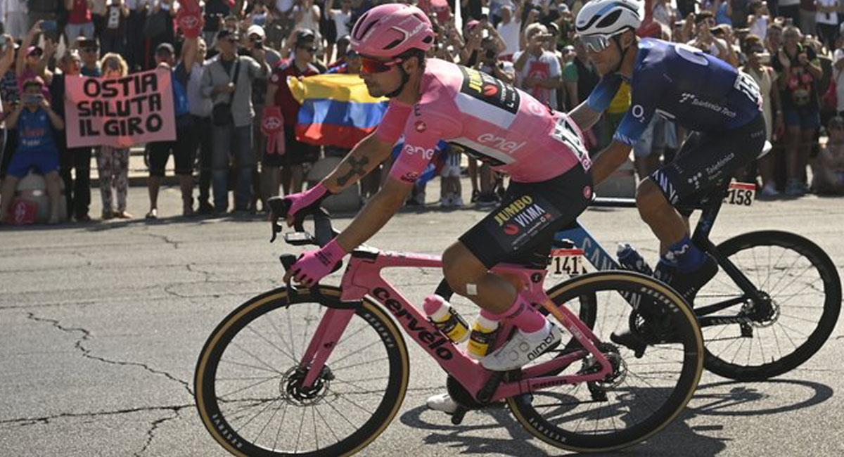 Primoz Roglic tuvo un paseo triunfal en la última etapa del Giro de Italia que llegó a su fin en Roma. Foto: Twitter @giroditalia