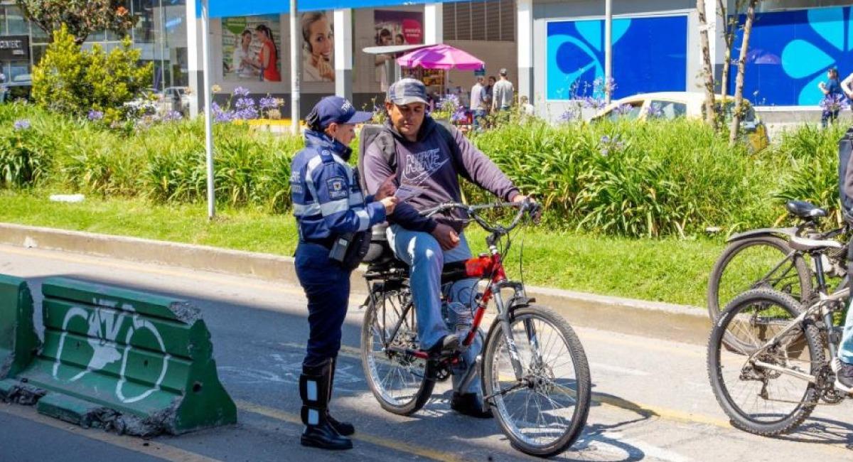 Movilidad definió restricciones de circulación a ciclomotores en Bogotá. Foto: Twitter @Bogota