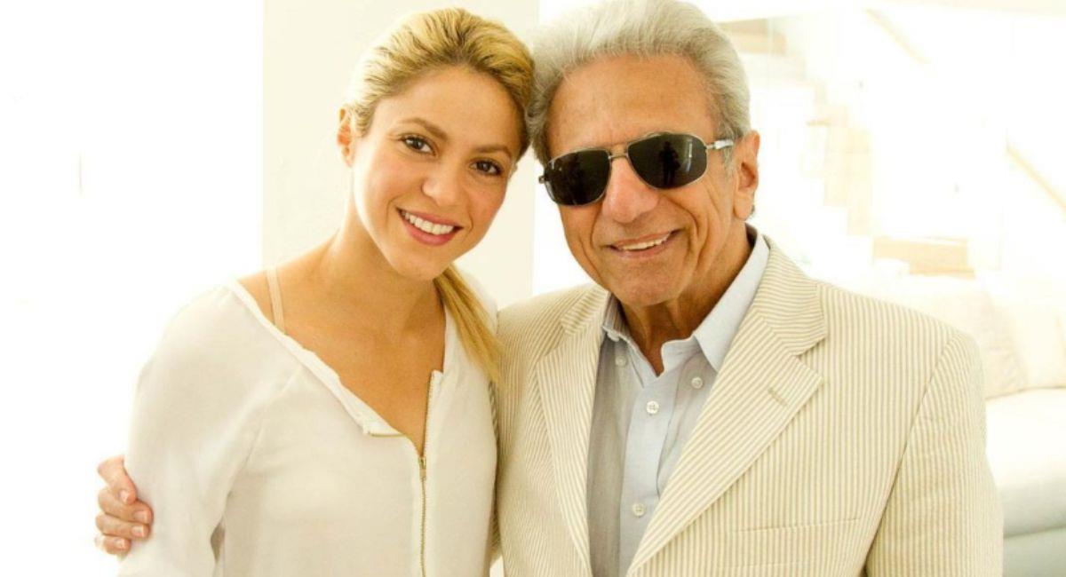 Shakira posando junto a su padre. Foto: Instagram @shakira