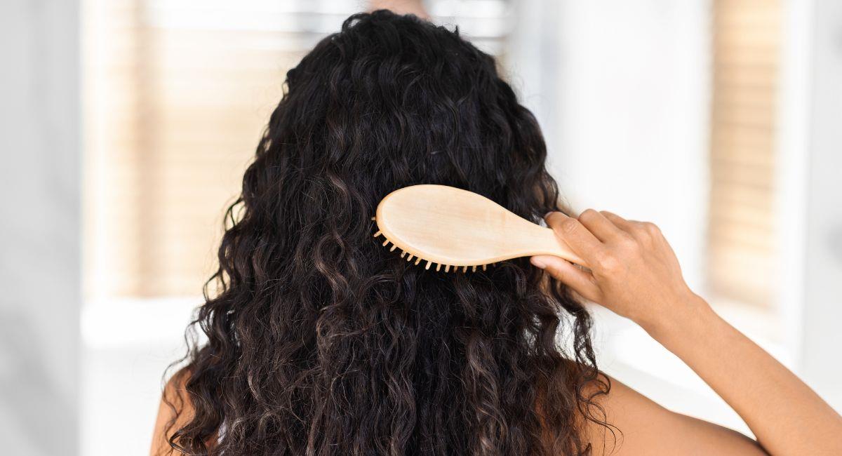 Mascarilla casera para cabello rizado. Foto: Shutterstock