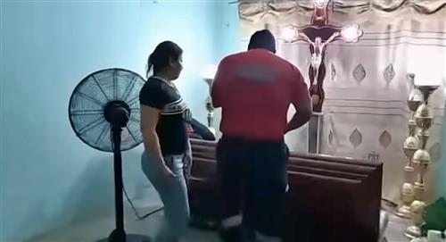 Video: Golpeando su ataúd en pleno velorio mujer se salvó de ser enterrada viva