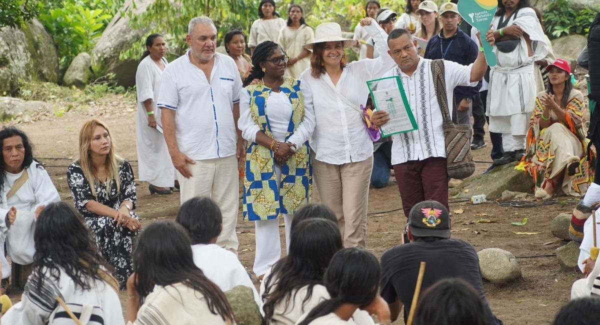 ANT entrega 490 hectáreas para el pueblo Kogui. Foto: Twitter @AgenciaTierras