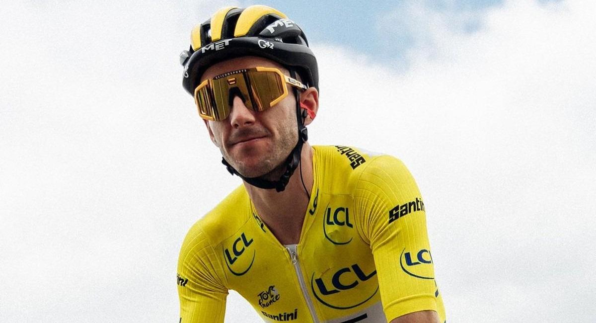 El pedalista británico es el portador del maillot amarillo. Foto: Instagram @uae_team_emirates