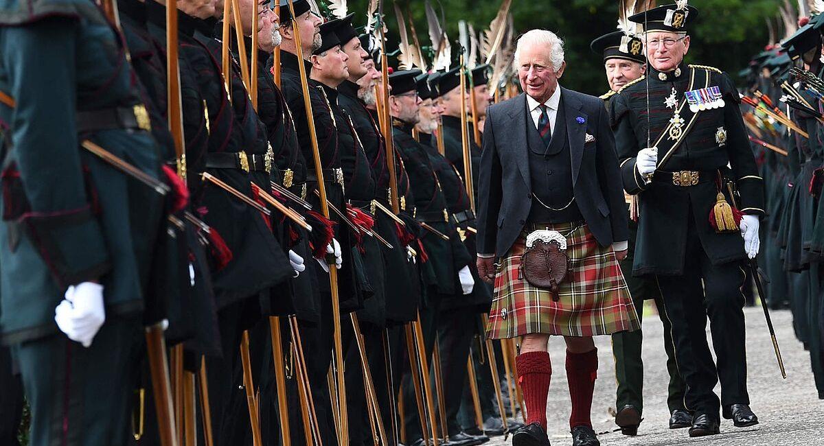 Carlos III se corona por segunda vez en Escocia. Foto: Twitter @jatirado