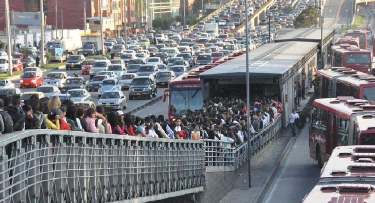 Bogotá es la ciudad más congestionada del mundo. Foto: Twitter @ivandaviden