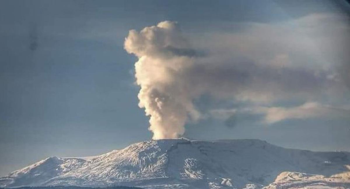 La actividad del volcán nevado del Ruiz es intensa en los últimos meses. Foto: Twitter @Mario08serna