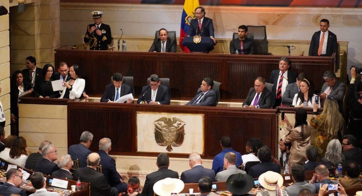 El Congreso de Colombia investiga a Gustavo Petro. Foto: Twitter @SenadoGovCo