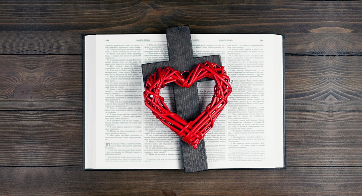 Oración de amor: poderosa plegaria para desesperar y atraer a esa persona. Foto: Shutterstock