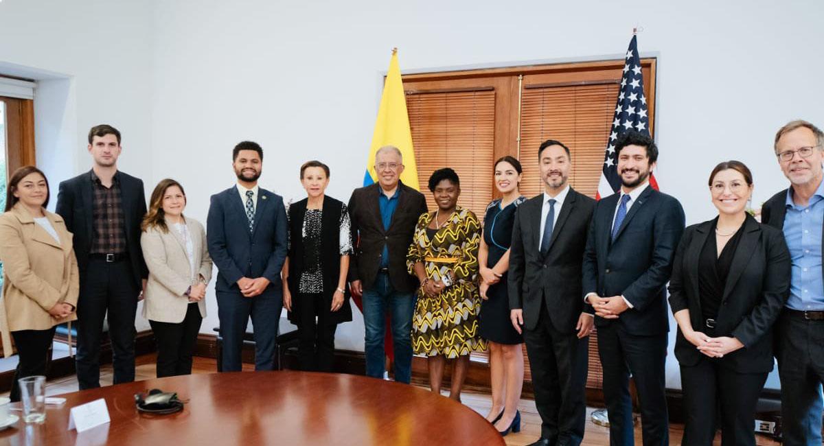 Francia Márquez y una delegación de congresistas estadounidenses se reunieron en Bogotá. Foto: Twitter @FranciaMarquezM