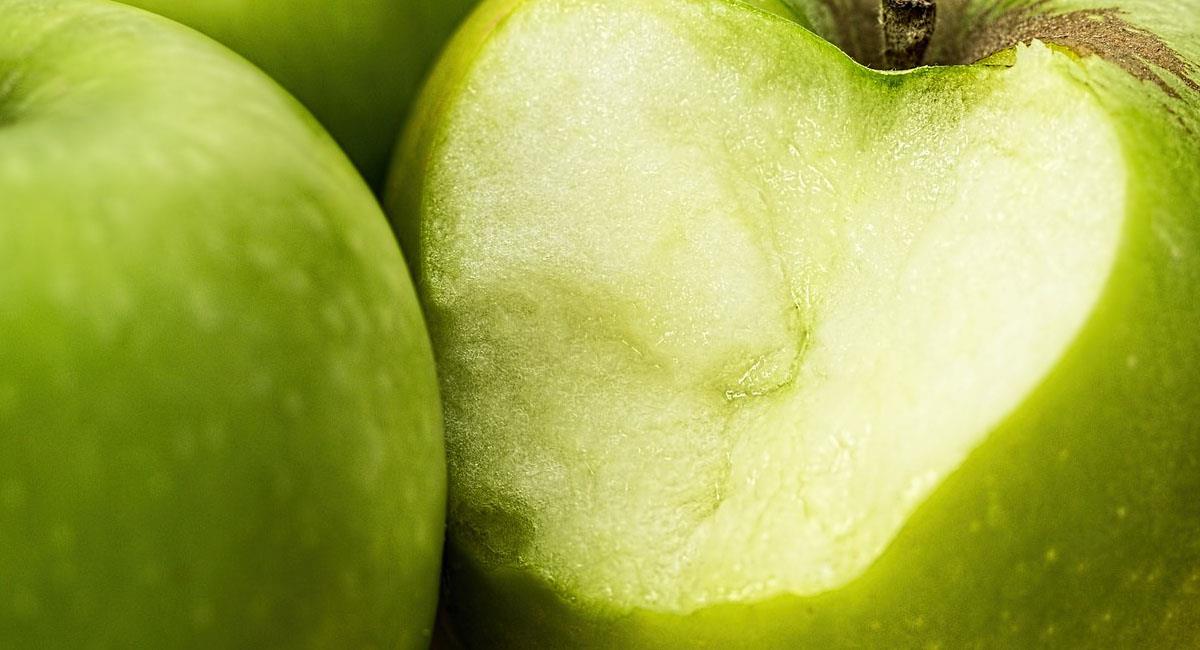 Un fruto similar a la manzana ha causado graves quebrantos de salud en Barú a quienes lo consumen. Foto: Pixabay