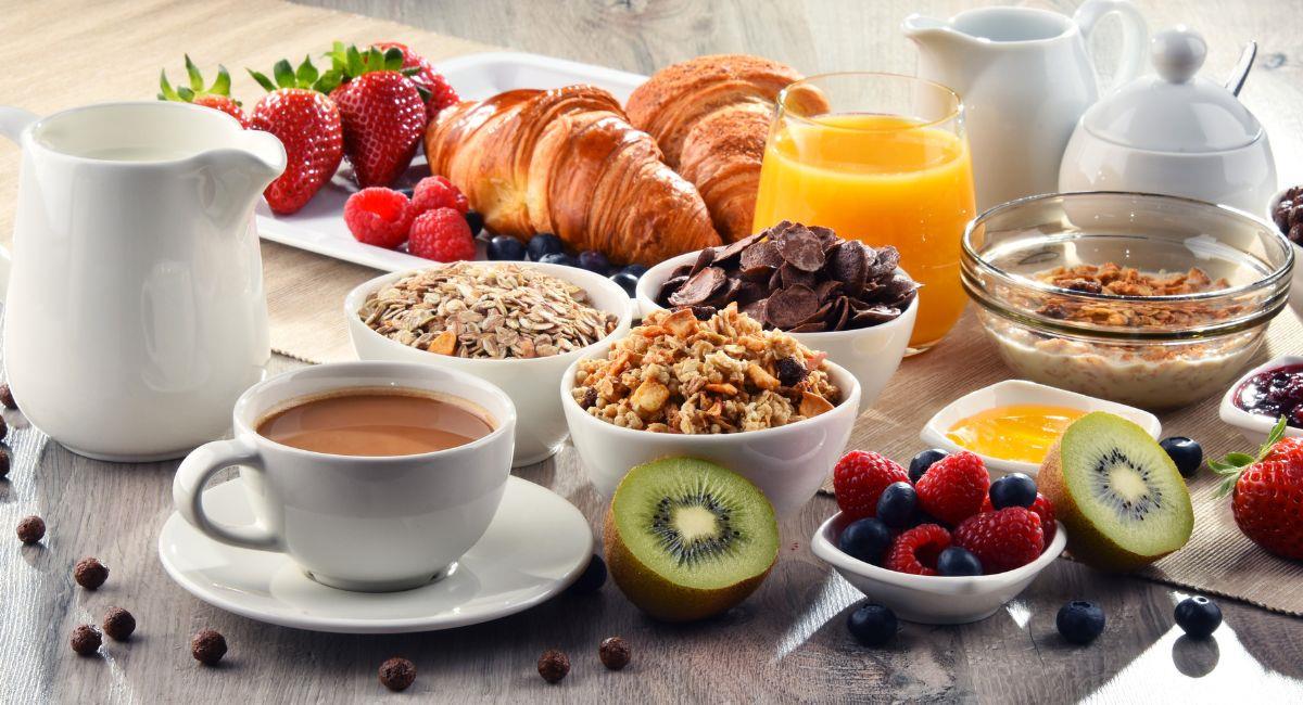 Esta es la mejor hora para desayunar si quieres perder peso. Foto: Shutterstock