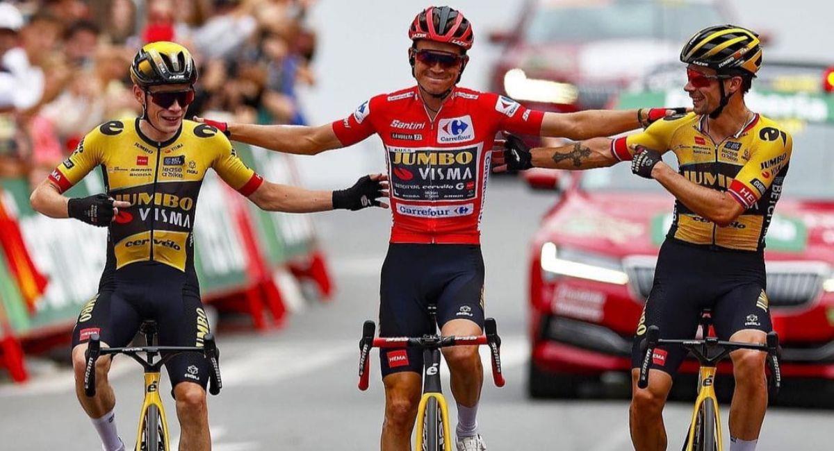 Sepp Kuss, Jonas Vingegaard y Primoz Roglic del Jumbo Visma, podio en la Vuelta a España. Foto: Instagram