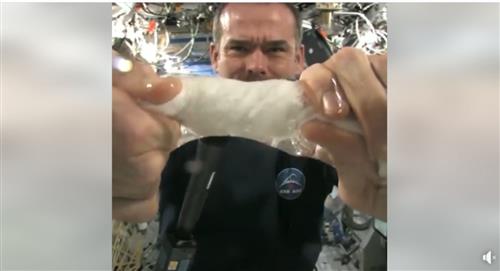 Esta es la extraña manera en cómo se ve el líquido en el espacio