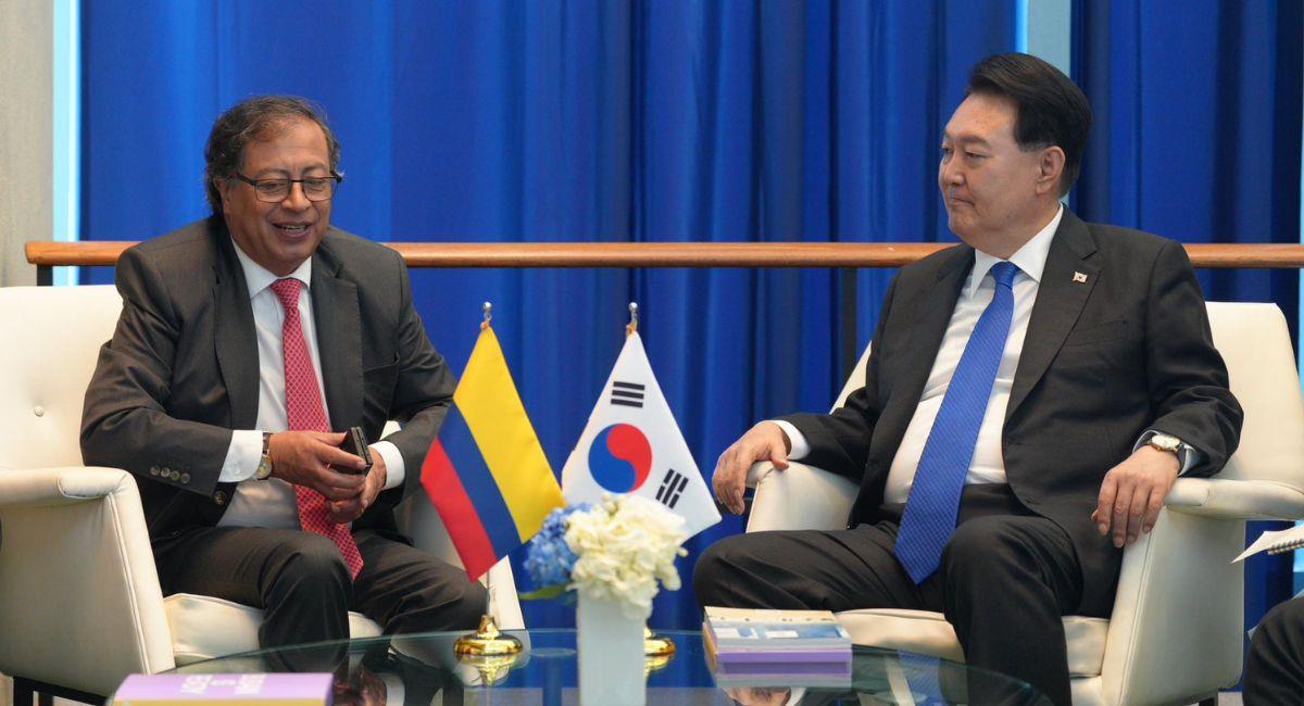 Encuentro de Gustavo Petro con presidente de Corea del Sur, Yoon Suk Yeo. Foto: Twitter @infopresidencia