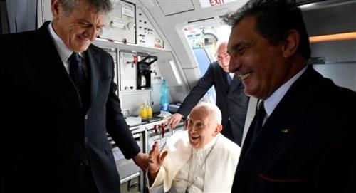 El Papa visita Marsella para concluir evento católico