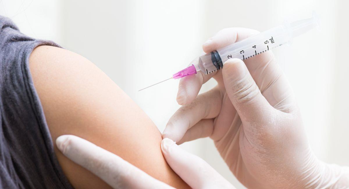 Hombres colombianos ahora podrán vacunarse contra el Virus del Papiloma Humano. Foto: Shutterstock