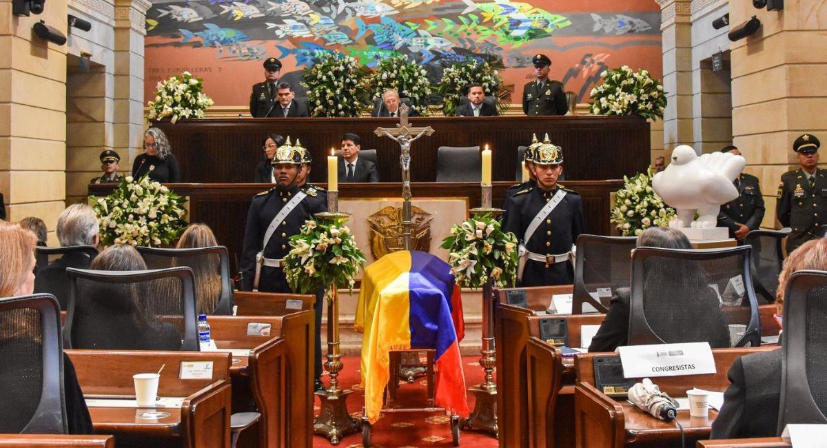 Finalizan los homenajes a Fernando Botero en el Congreso. Foto: Twitter @PizarroMariaJo