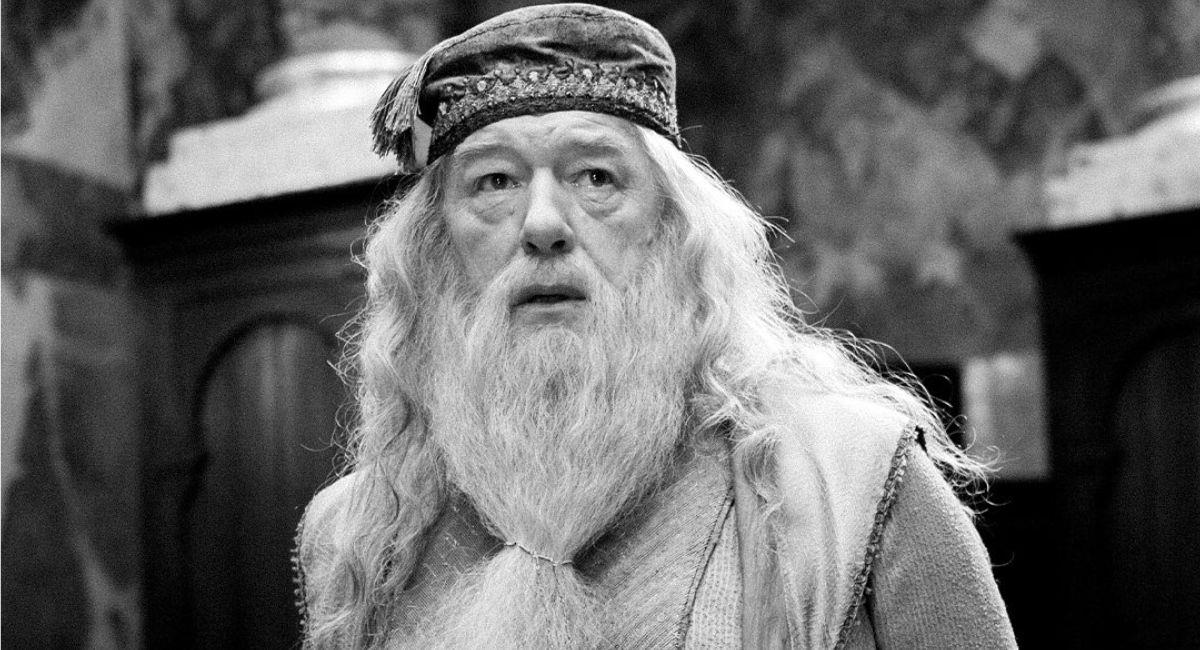 Michael Gambon dio vida al inolvidable Albus Dumbledore en "Harrry Potter". Foto: Twitter @HBOMaxLA