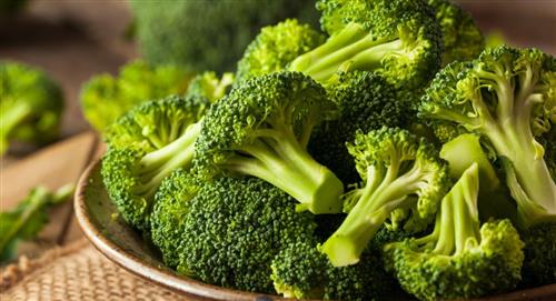 Así podrás hacer brócolis crujientes como snacks para tus días 
