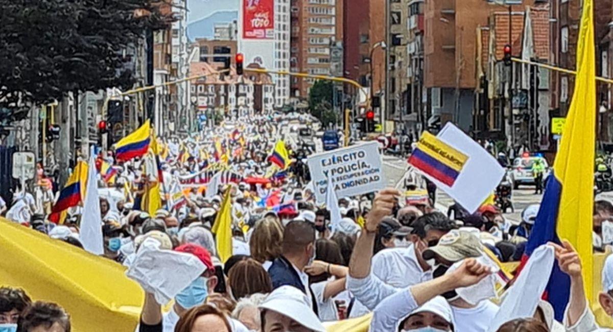 La oposición ya tiene nueva fecha para salir a las calles a protestar contra el Gobierno de Gustavo Petro. Foto: Twitter @SANTAMARIAURIBE